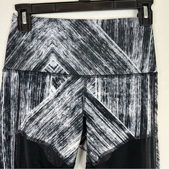 Lululemon Hot To Street Pants Heat Wave White/Black Leggings Size 6 - Picture 12 of 16